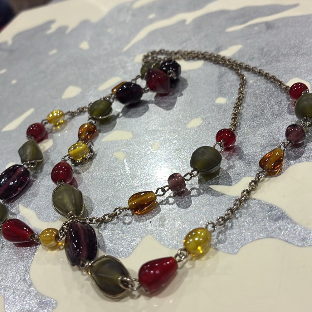 Elegant Multicolor Variety Lucite And Glass Like Beaded Necklace - Picture 7 of 7